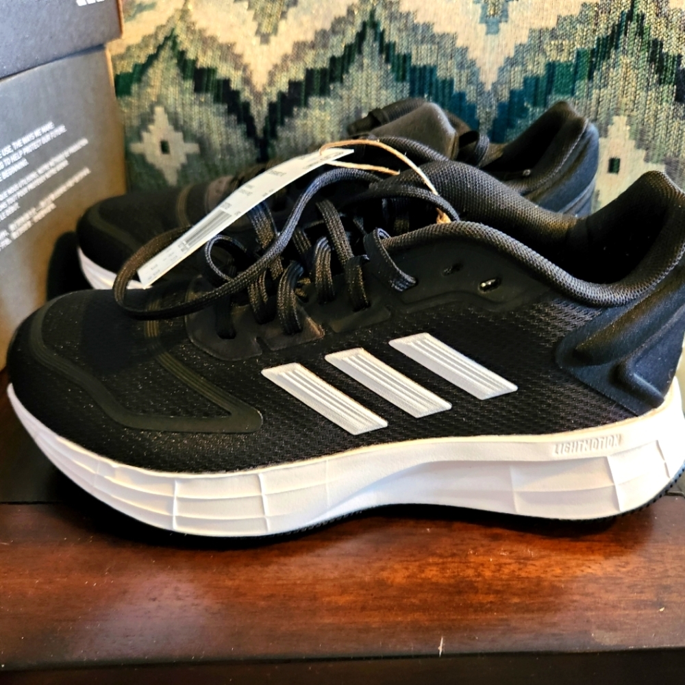 NIB ADIDAS Sneakers